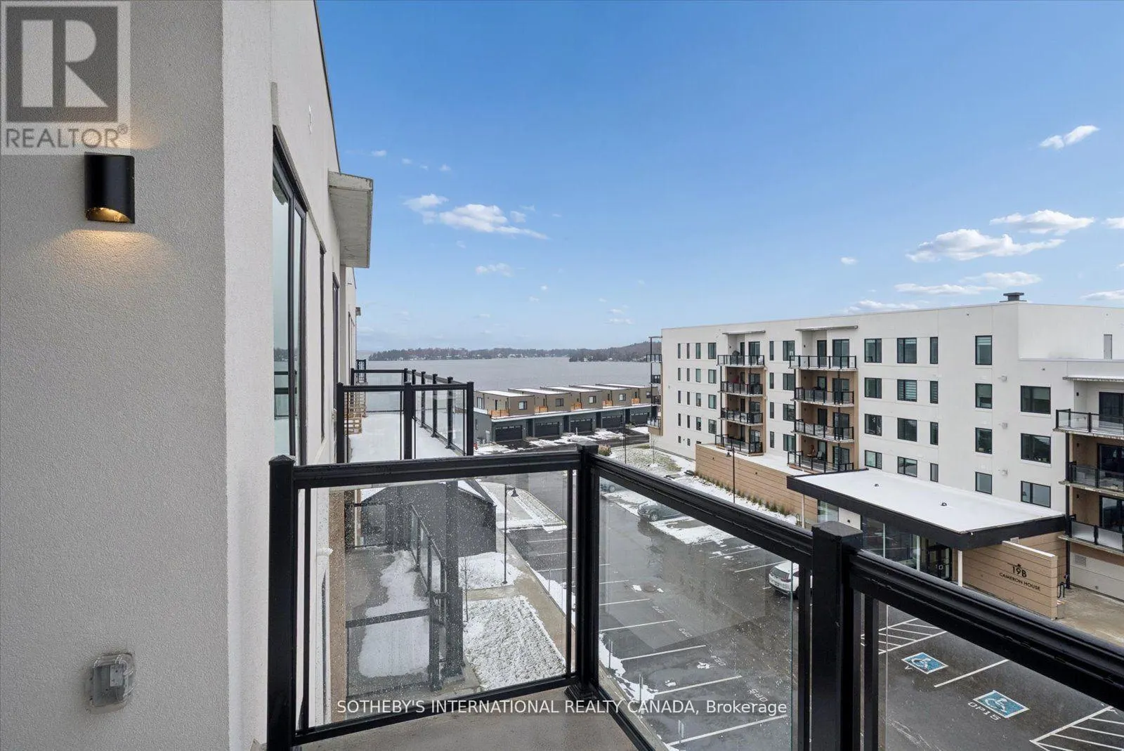 PENTHOUSE 1 - 19A WEST STREET N