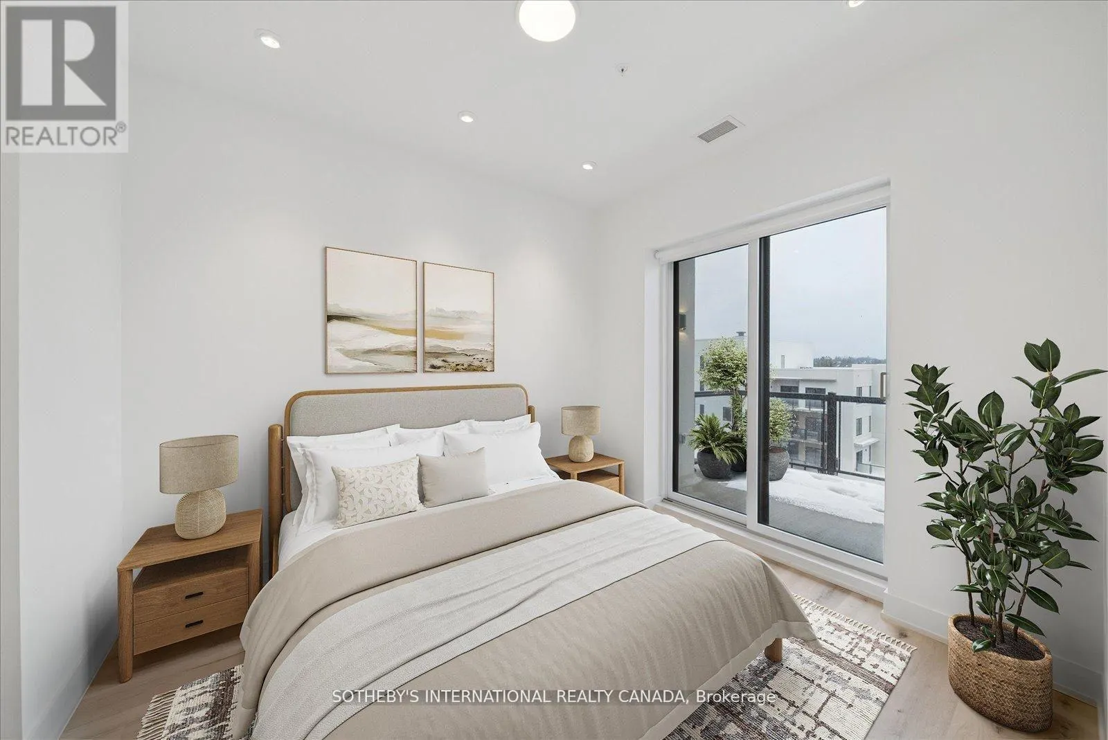 PENTHOUSE 1 - 19A WEST STREET N