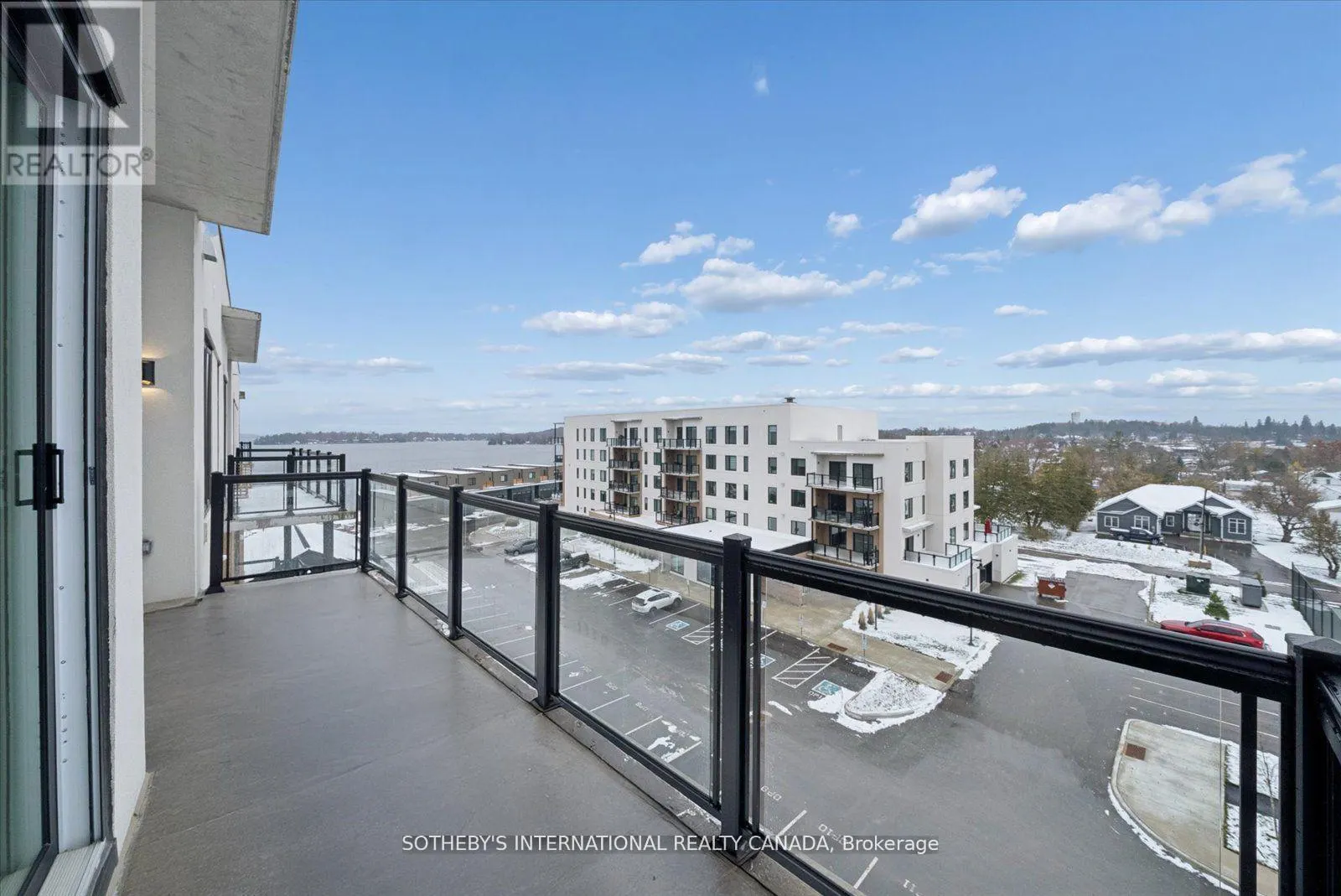 PENTHOUSE 1 - 19A WEST STREET N