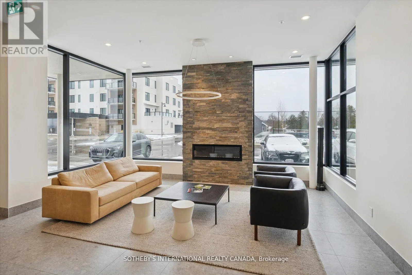PENTHOUSE 1 - 19A WEST STREET N