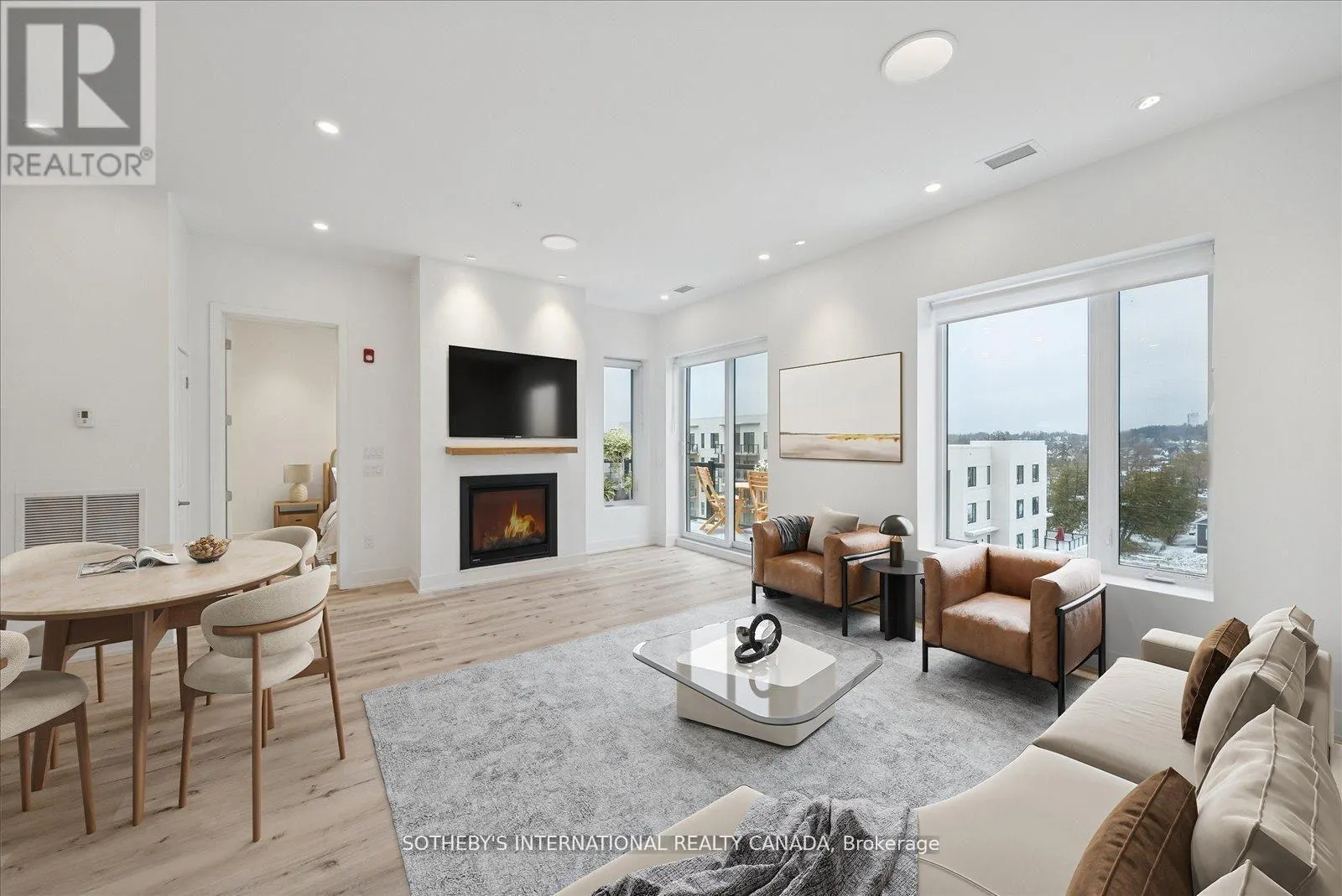 PENTHOUSE 1 - 19A WEST STREET N