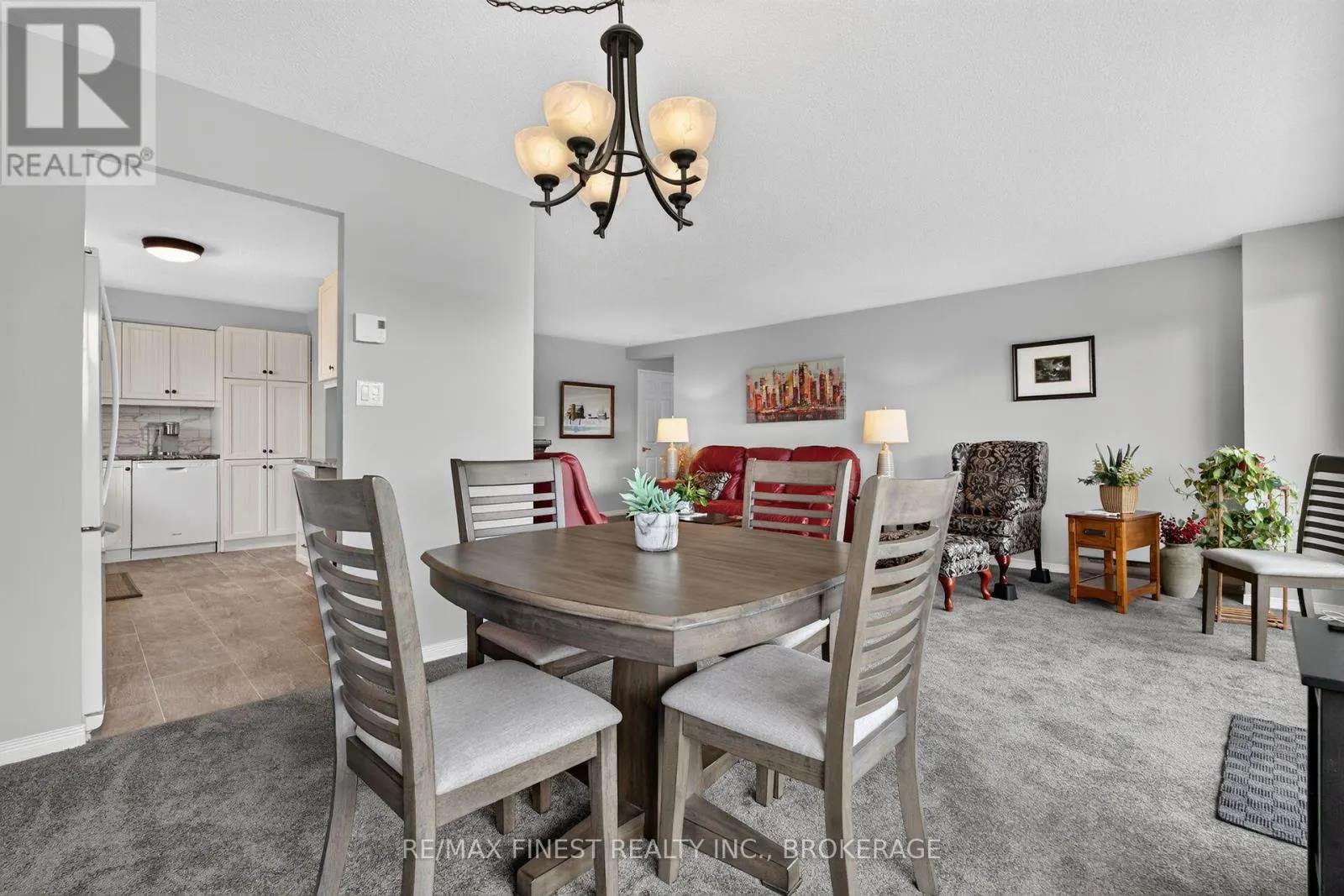 502 - 257 BATH ROAD #502