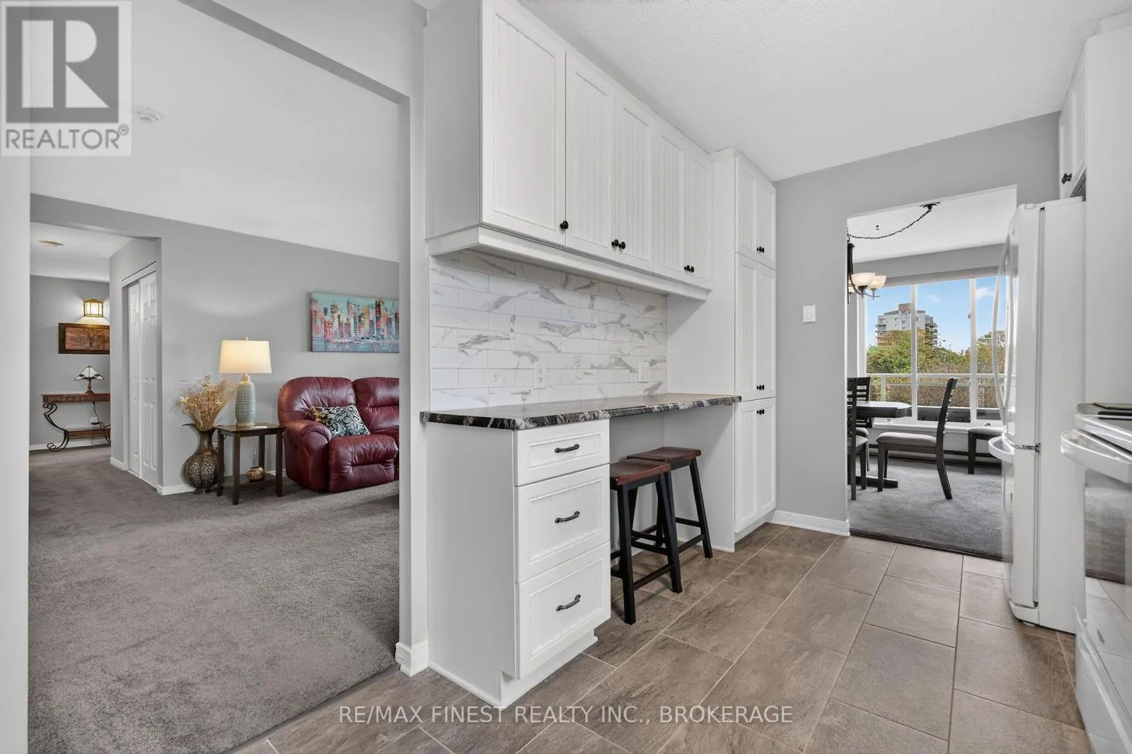 502 - 257 BATH ROAD #502