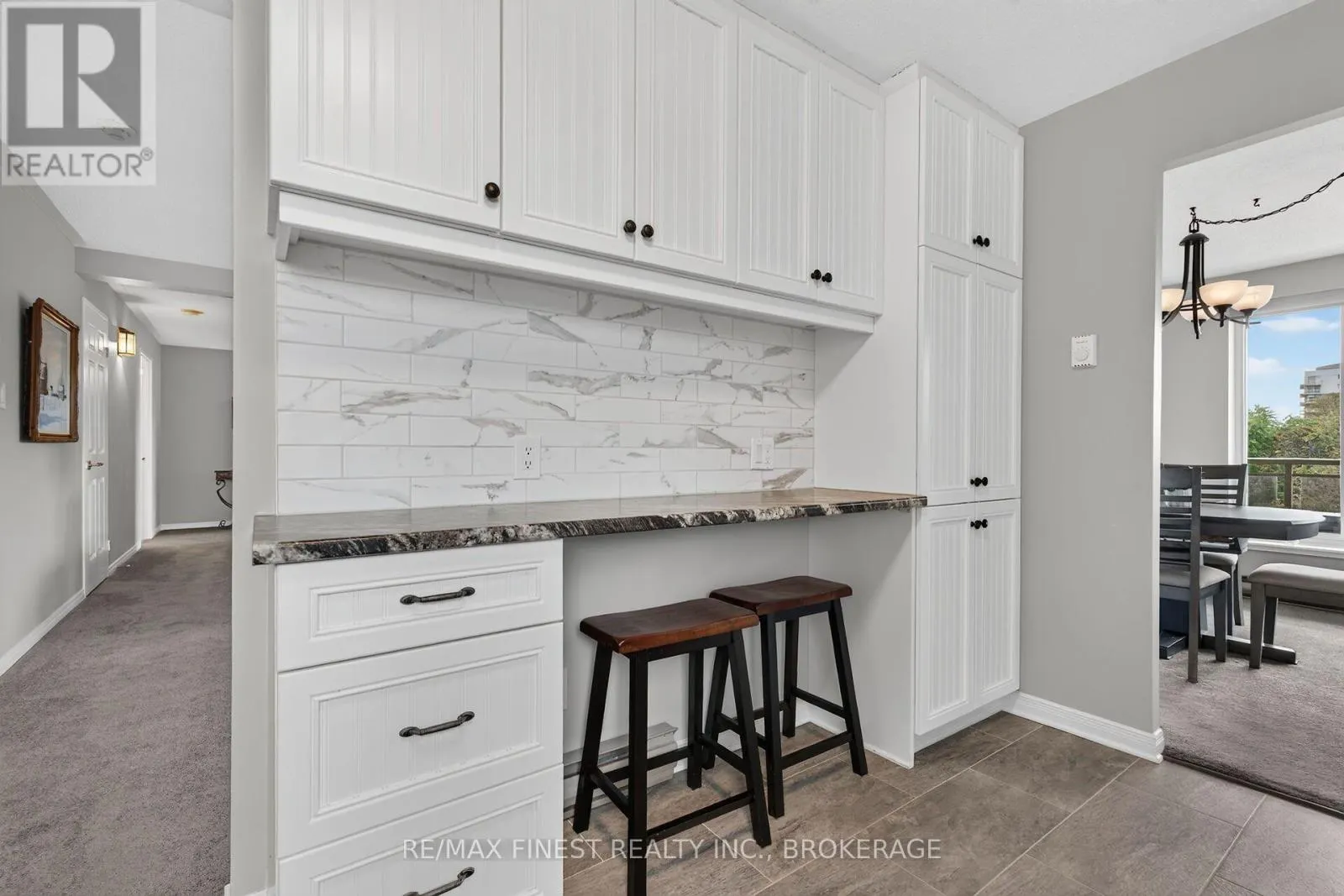 502 - 257 BATH ROAD #502