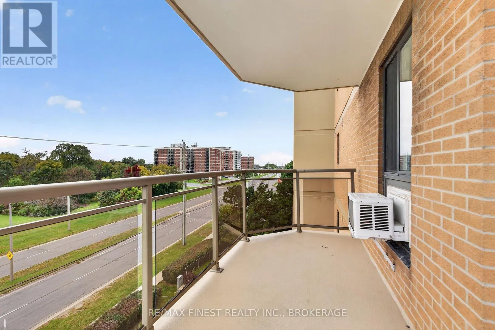 502 - 257 BATH ROAD #502