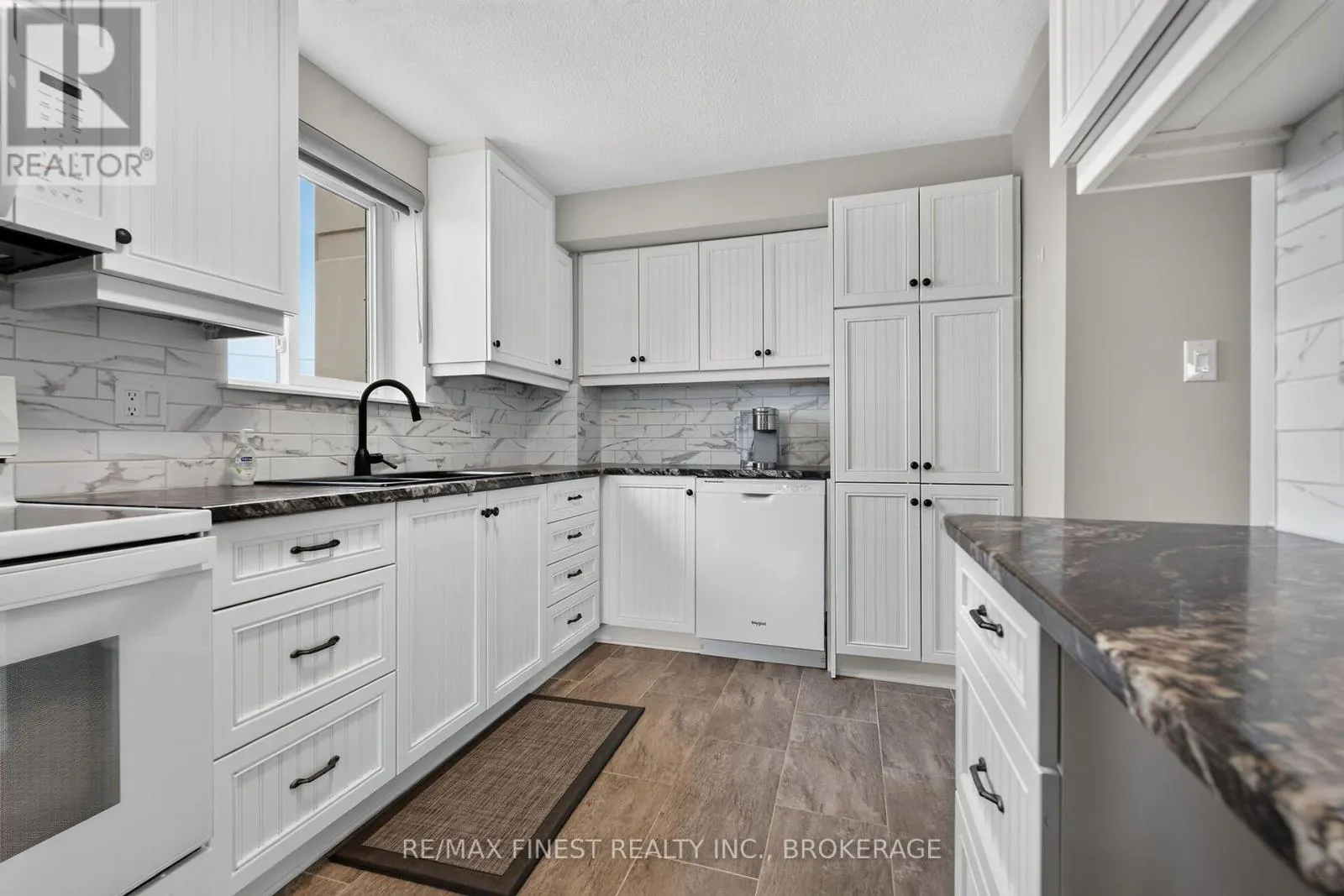502 - 257 BATH ROAD #502
