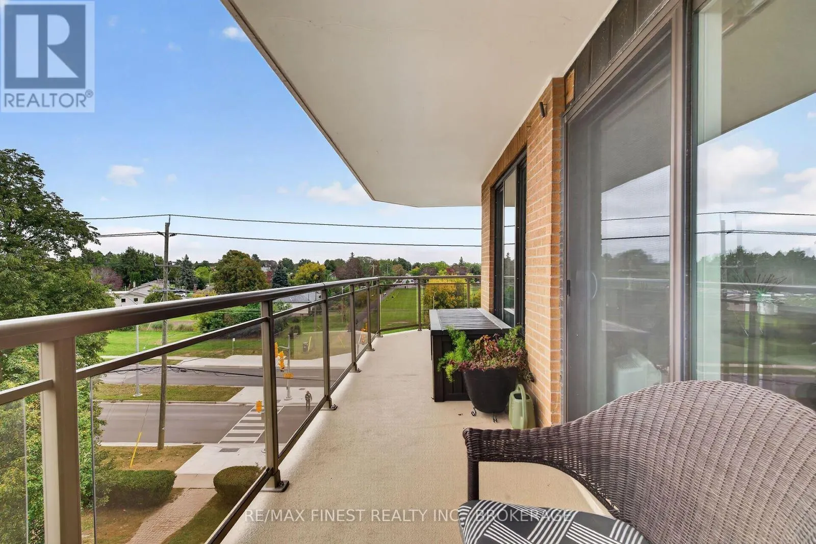 502 - 257 BATH ROAD #502