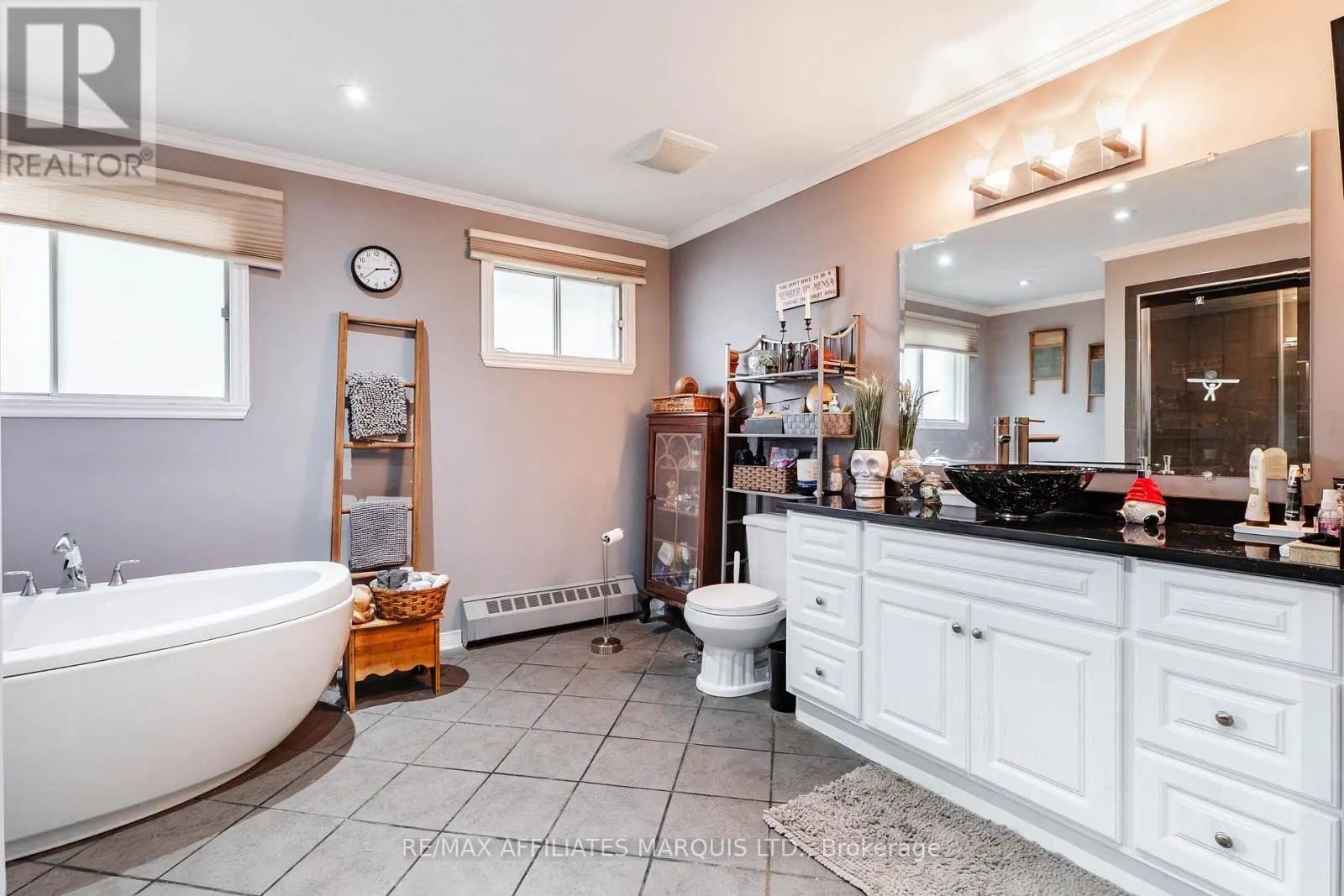 114 ST GEORGE STREET W