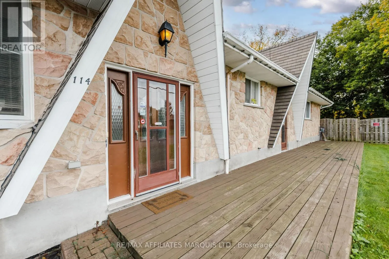 114 ST GEORGE STREET W