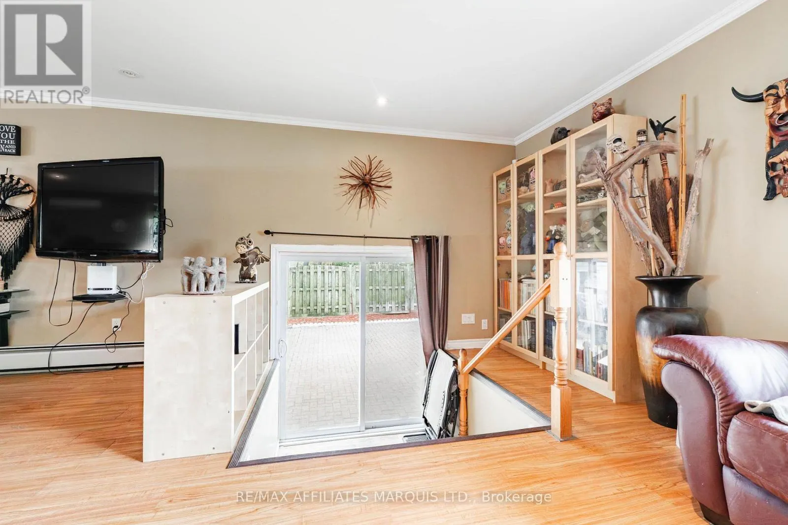 114 ST GEORGE STREET W