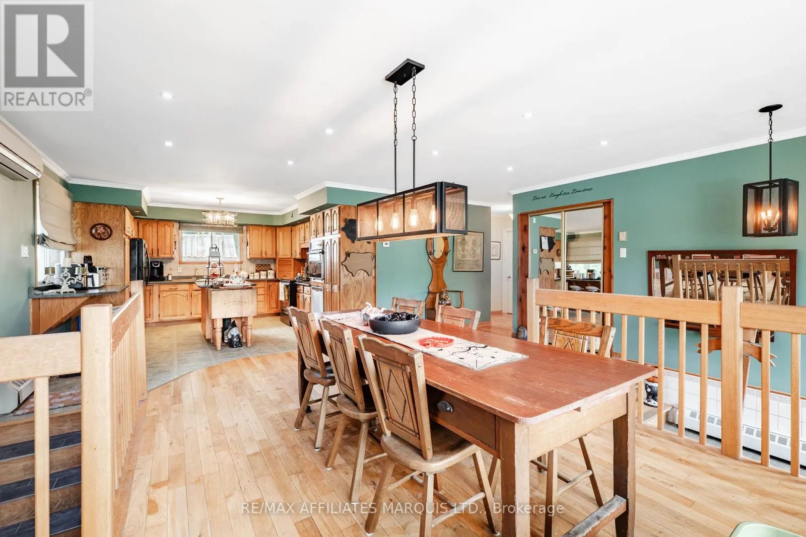 114 ST GEORGE STREET W