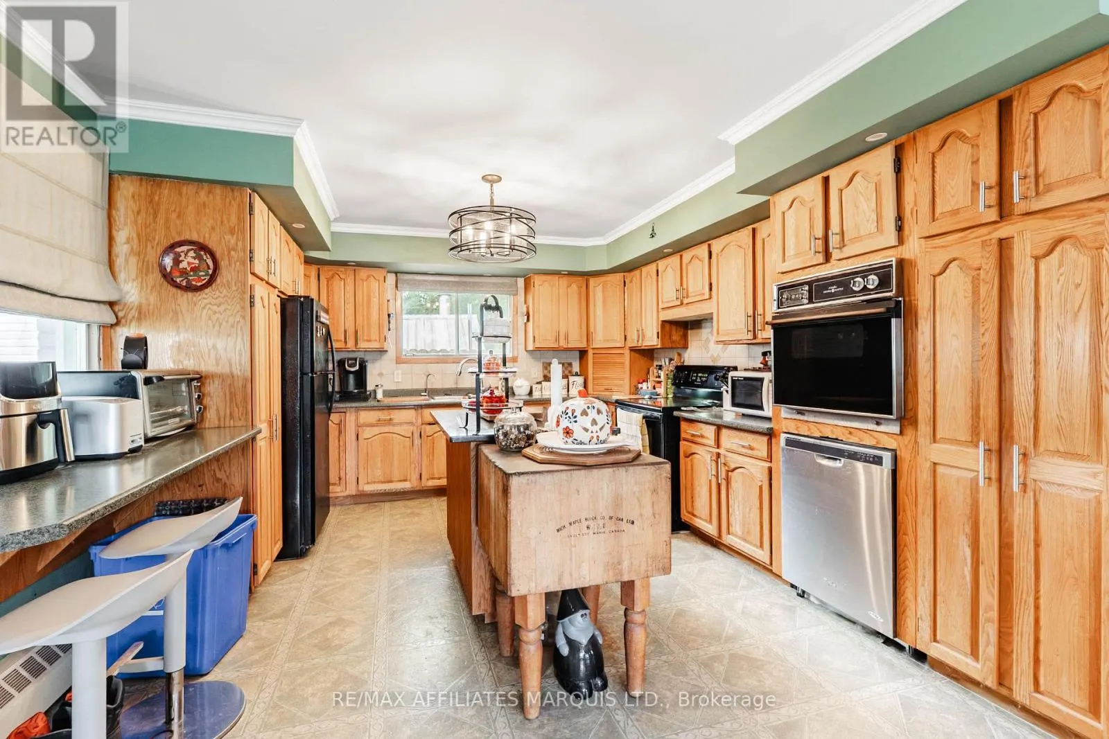 114 ST GEORGE STREET W