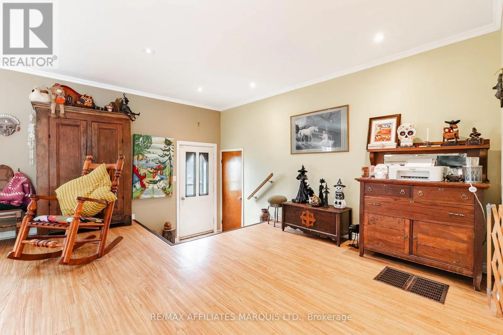 114 ST GEORGE STREET W