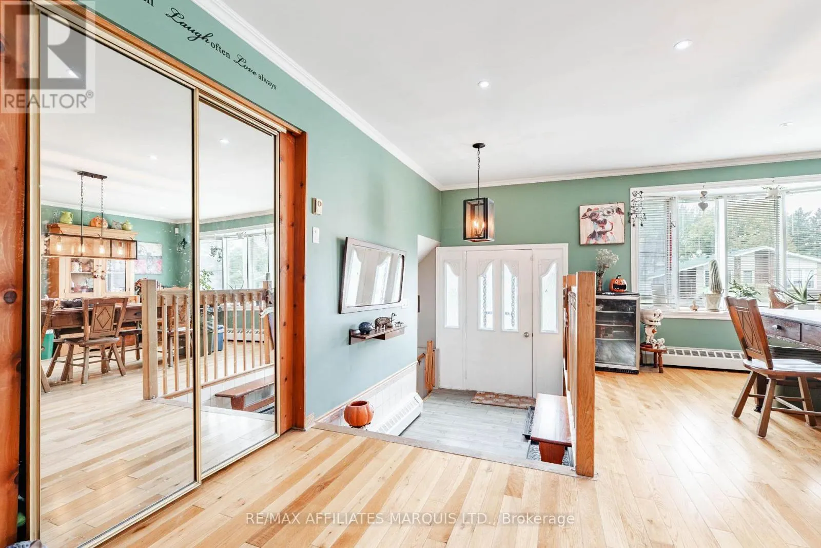 114 ST GEORGE STREET W