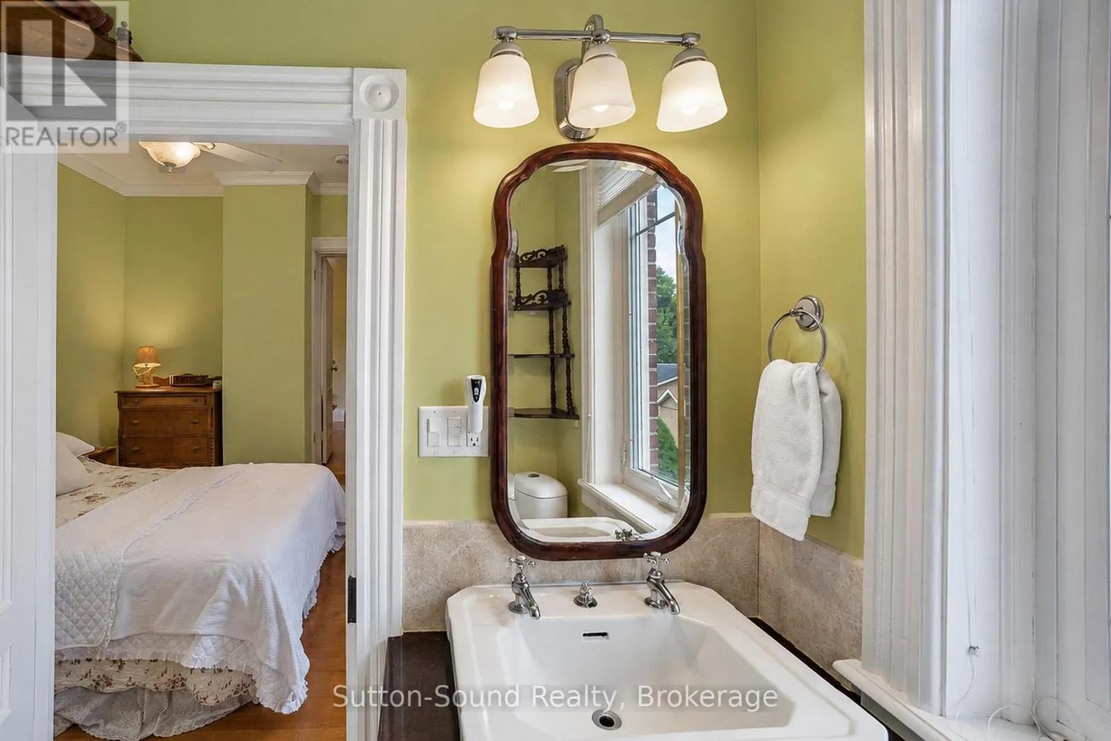 2344 3RD AVENUE W