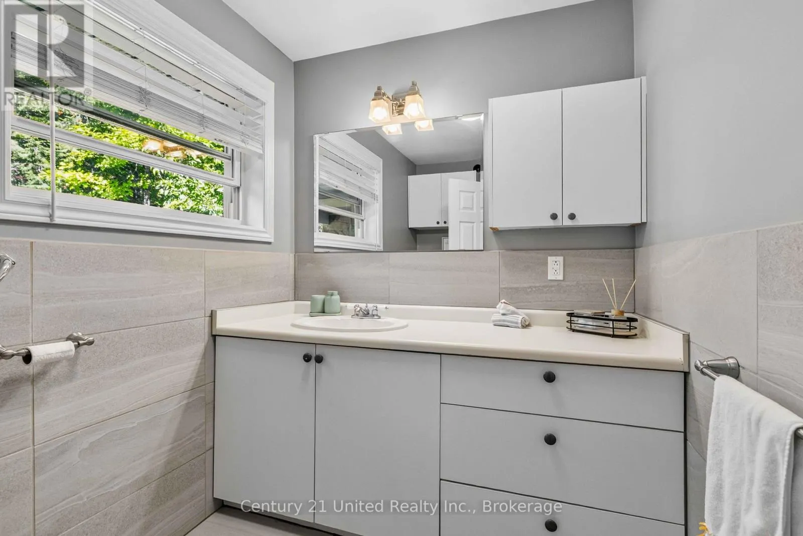 79 OAKRIDGE ROAD