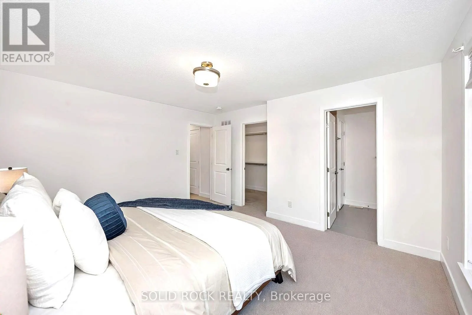 859 SOLARIUM AVENUE E
