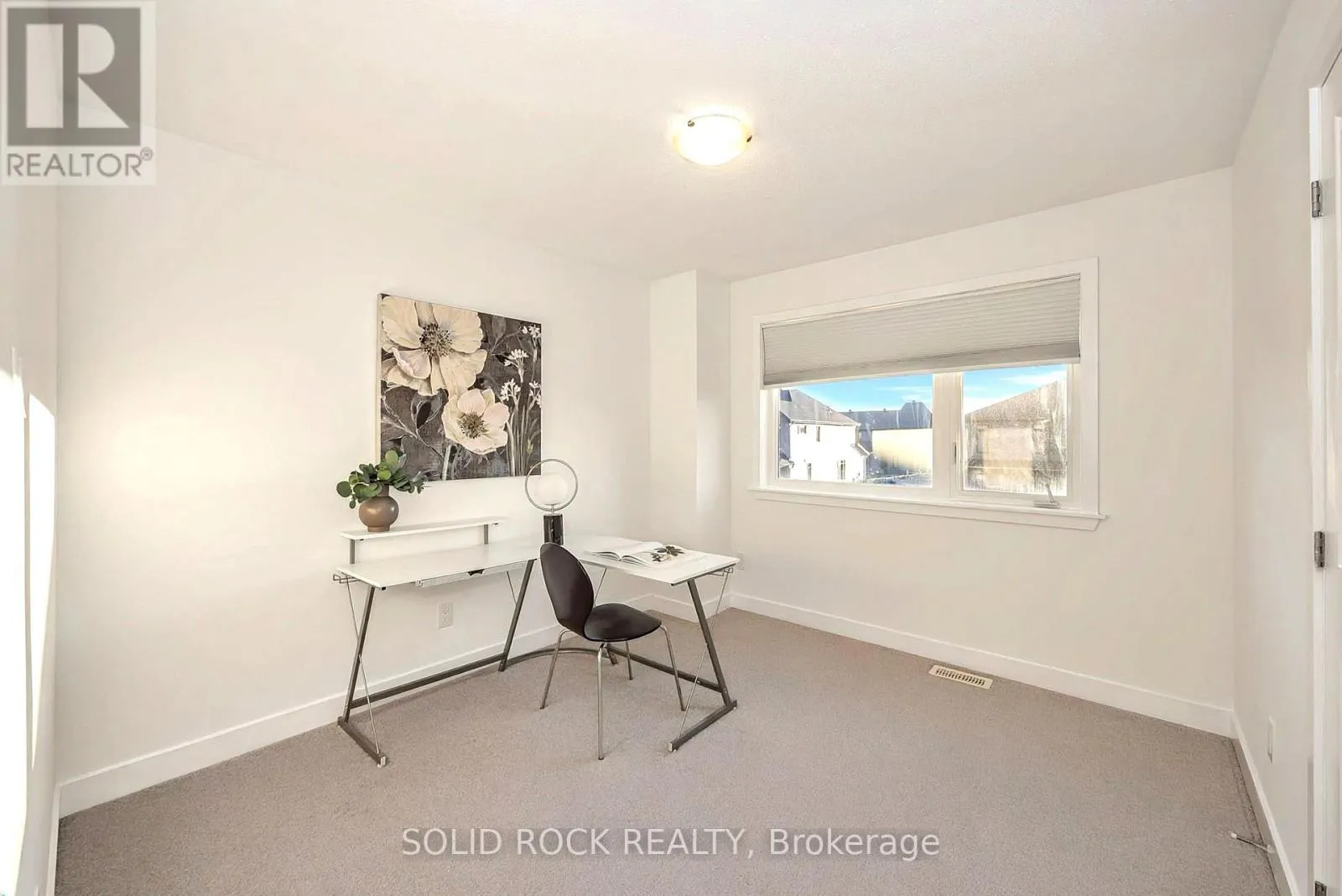 859 SOLARIUM AVENUE E