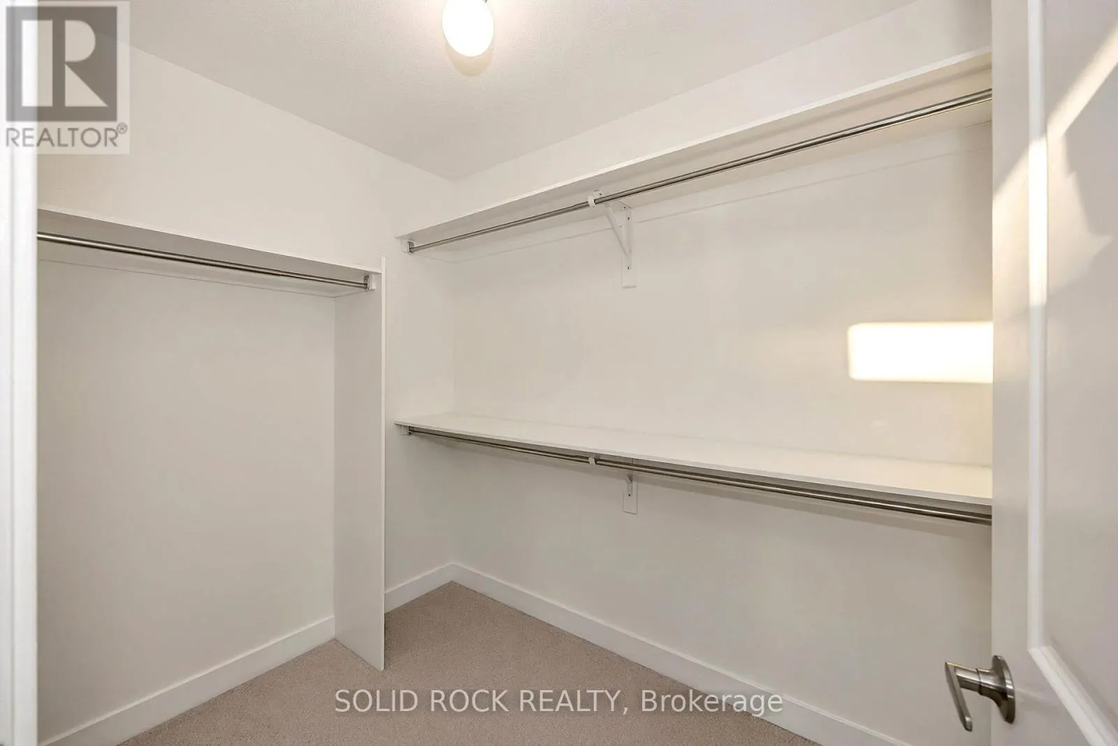 859 SOLARIUM AVENUE E