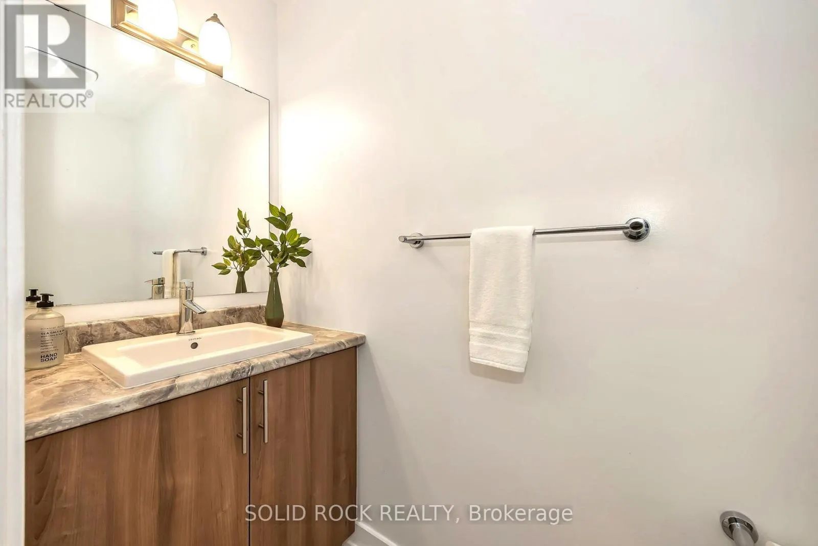 859 SOLARIUM AVENUE E