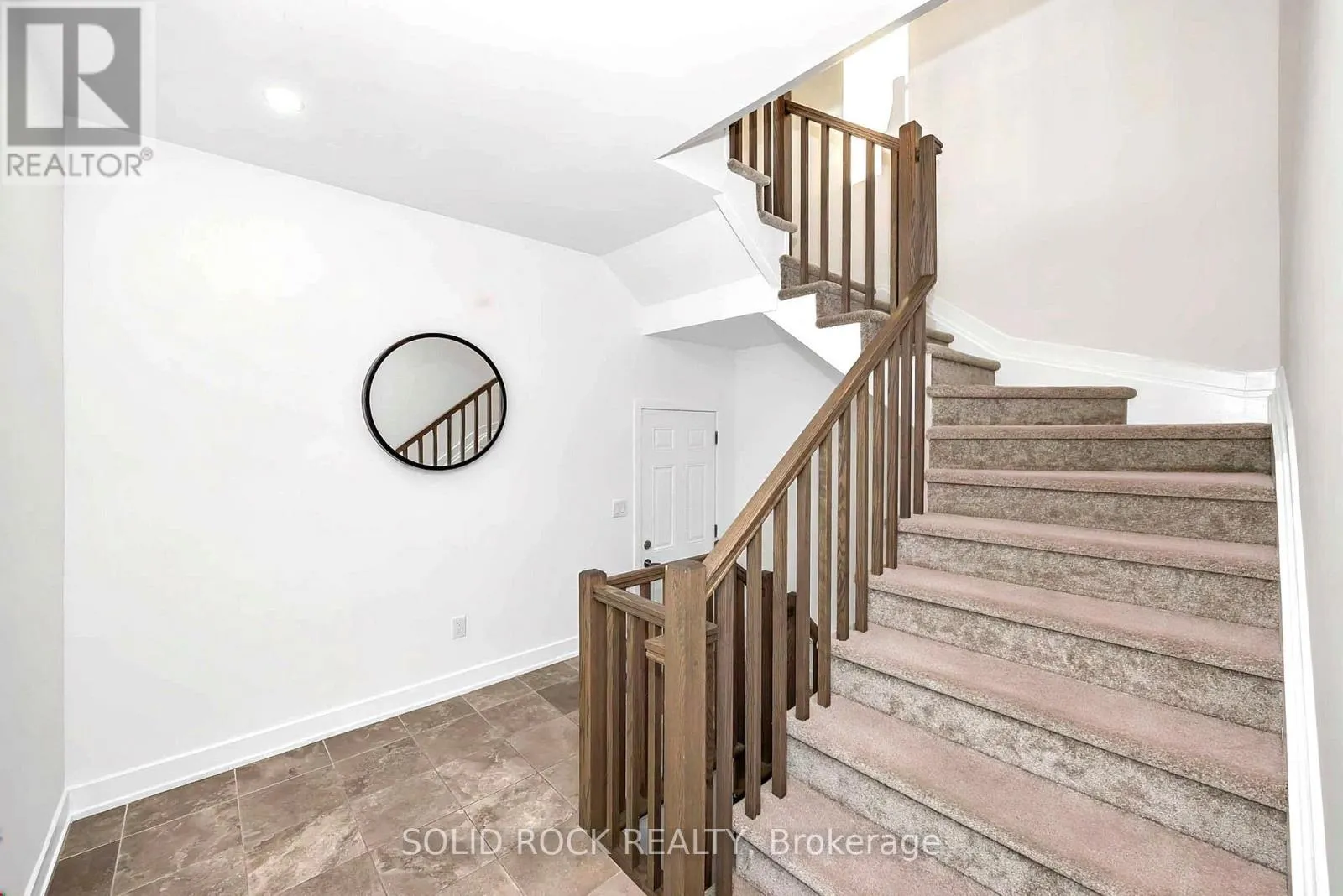 859 SOLARIUM AVENUE E