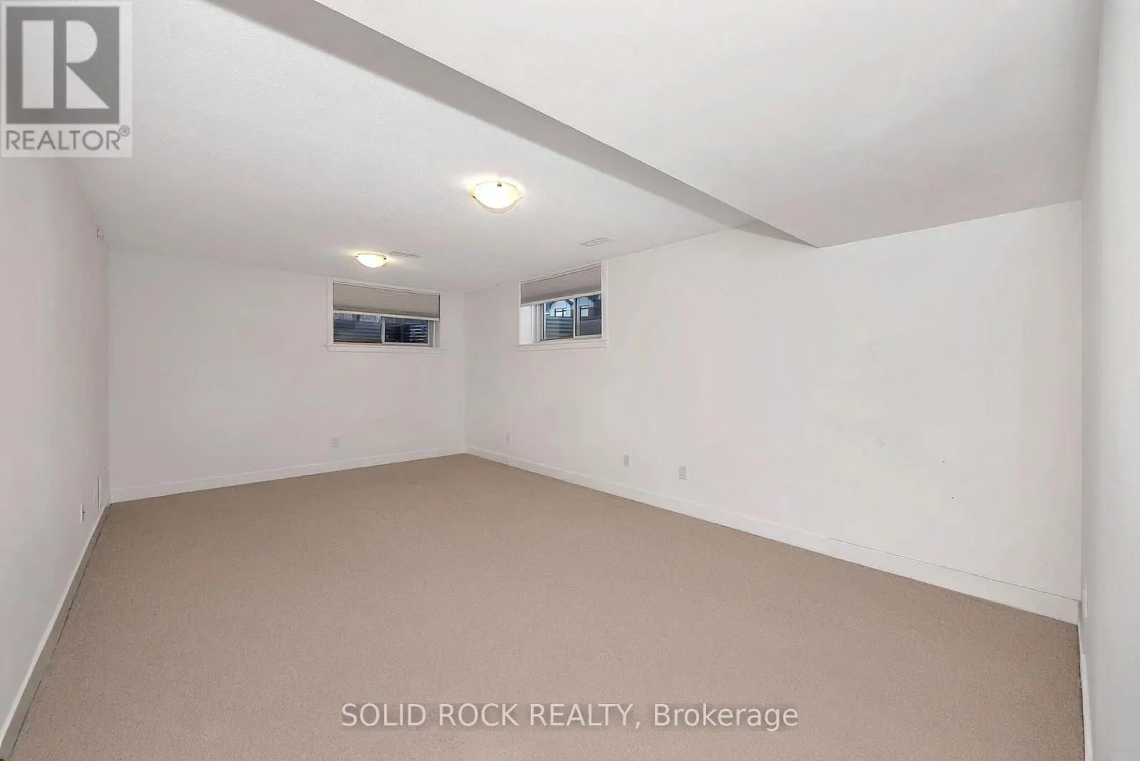 859 SOLARIUM AVENUE E