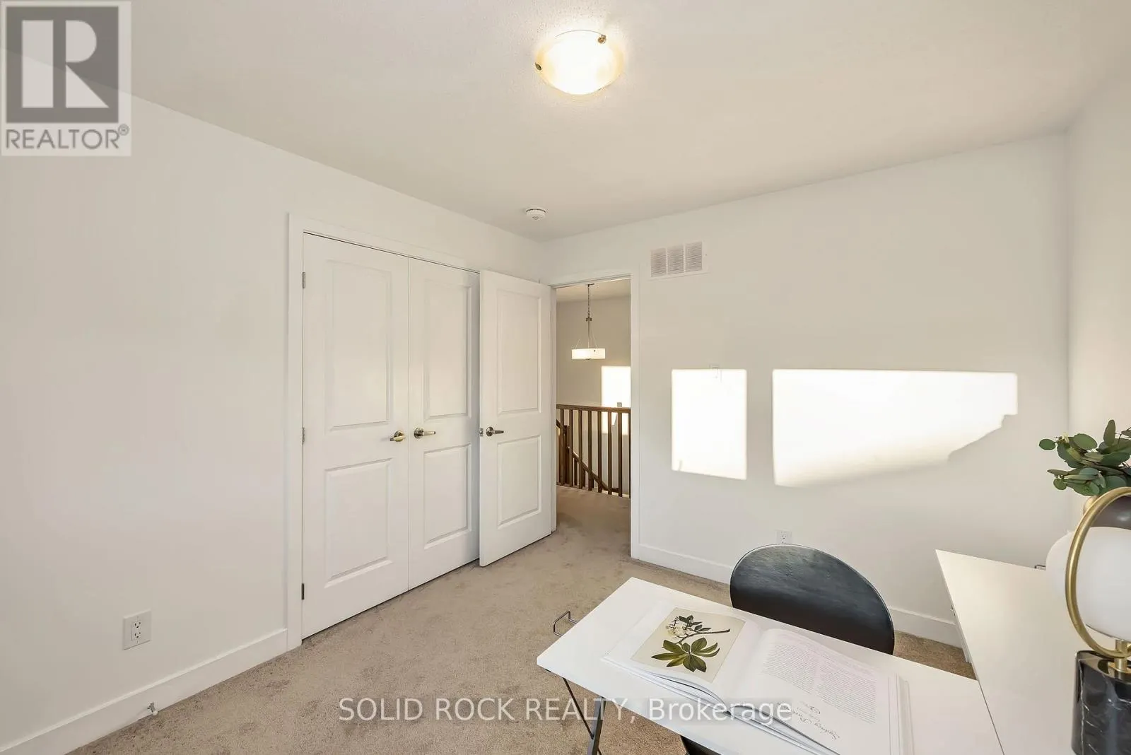 859 SOLARIUM AVENUE E