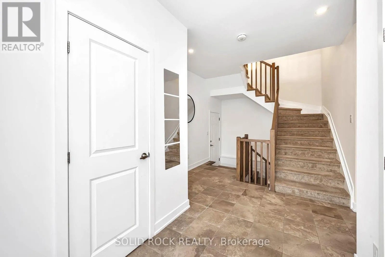 859 SOLARIUM AVENUE E