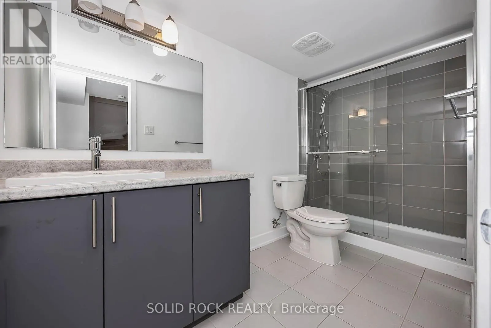 859 SOLARIUM AVENUE E