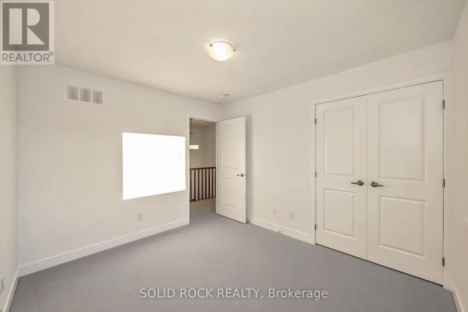 859 SOLARIUM AVENUE E