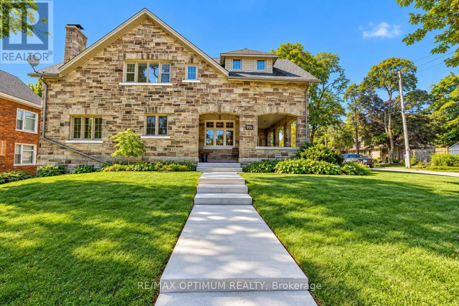 916 QUEENSTON ROAD