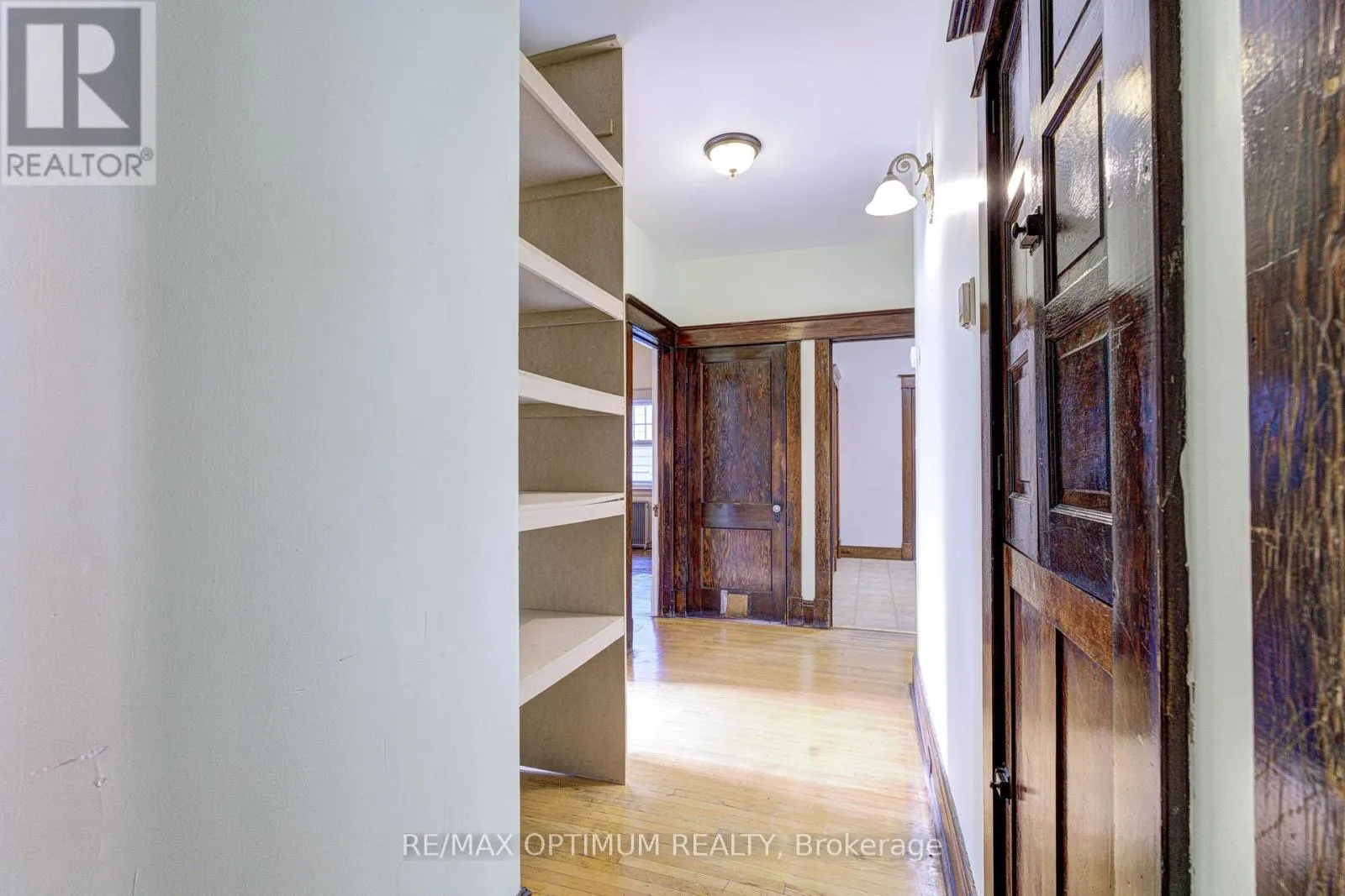 916 QUEENSTON ROAD