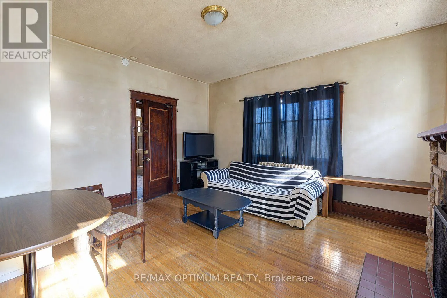 916 QUEENSTON ROAD