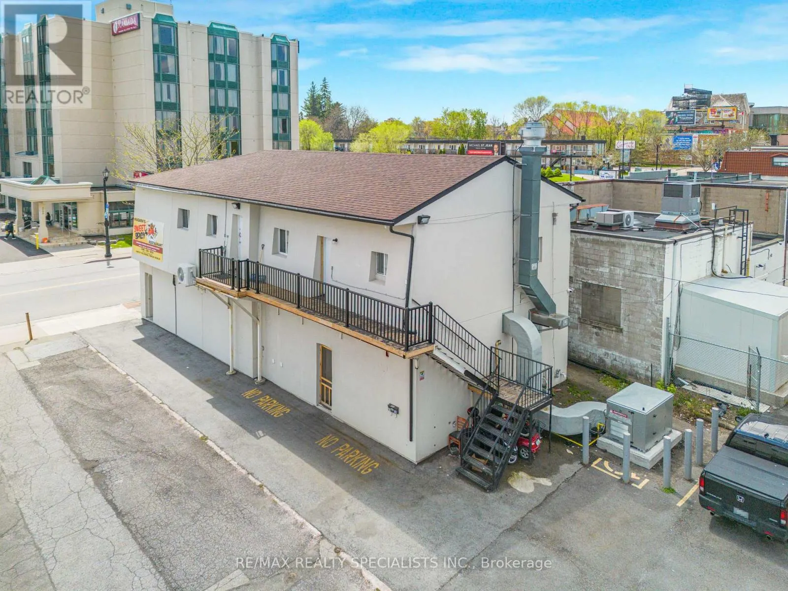 5703 FERRY STREET