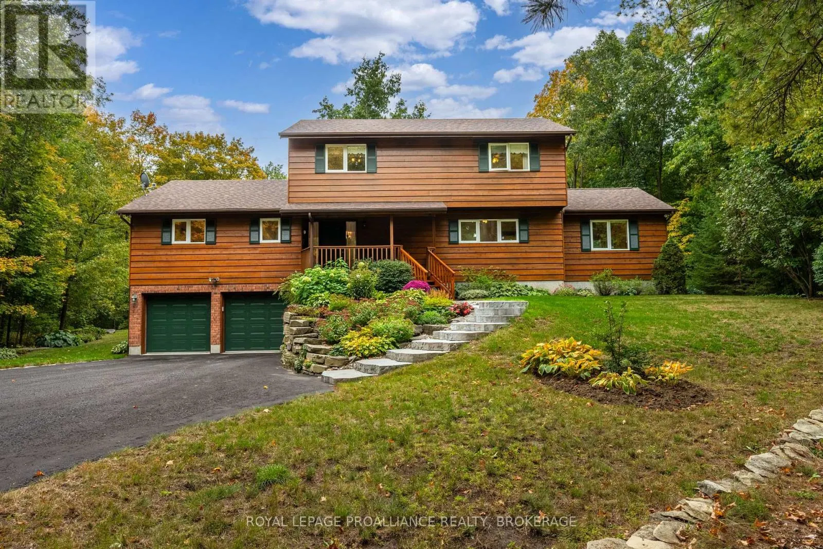 1612 GROUSEWOOD LANE