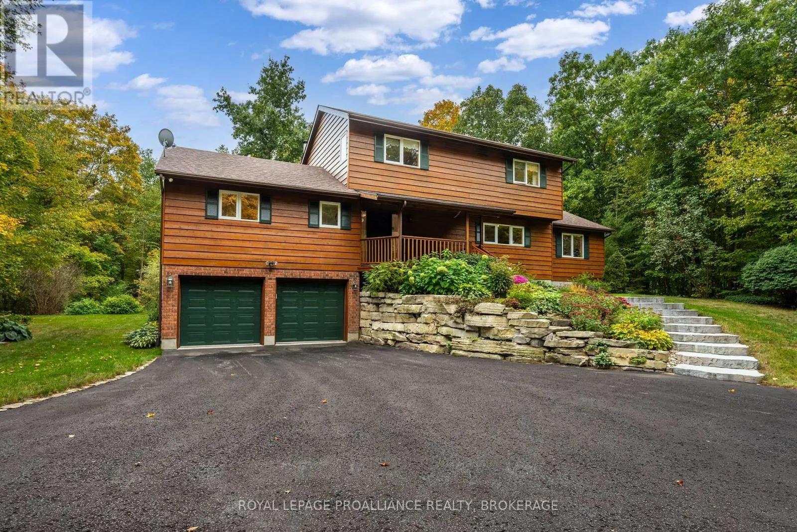 1612 GROUSEWOOD LANE