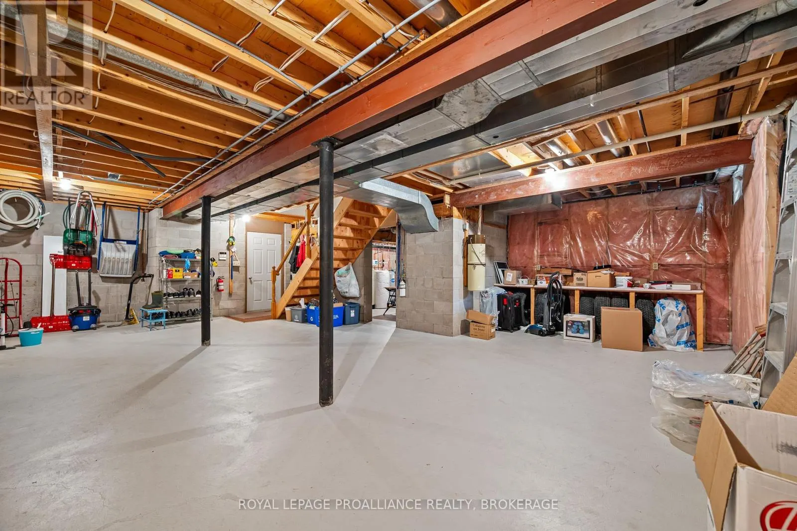 1612 GROUSEWOOD LANE