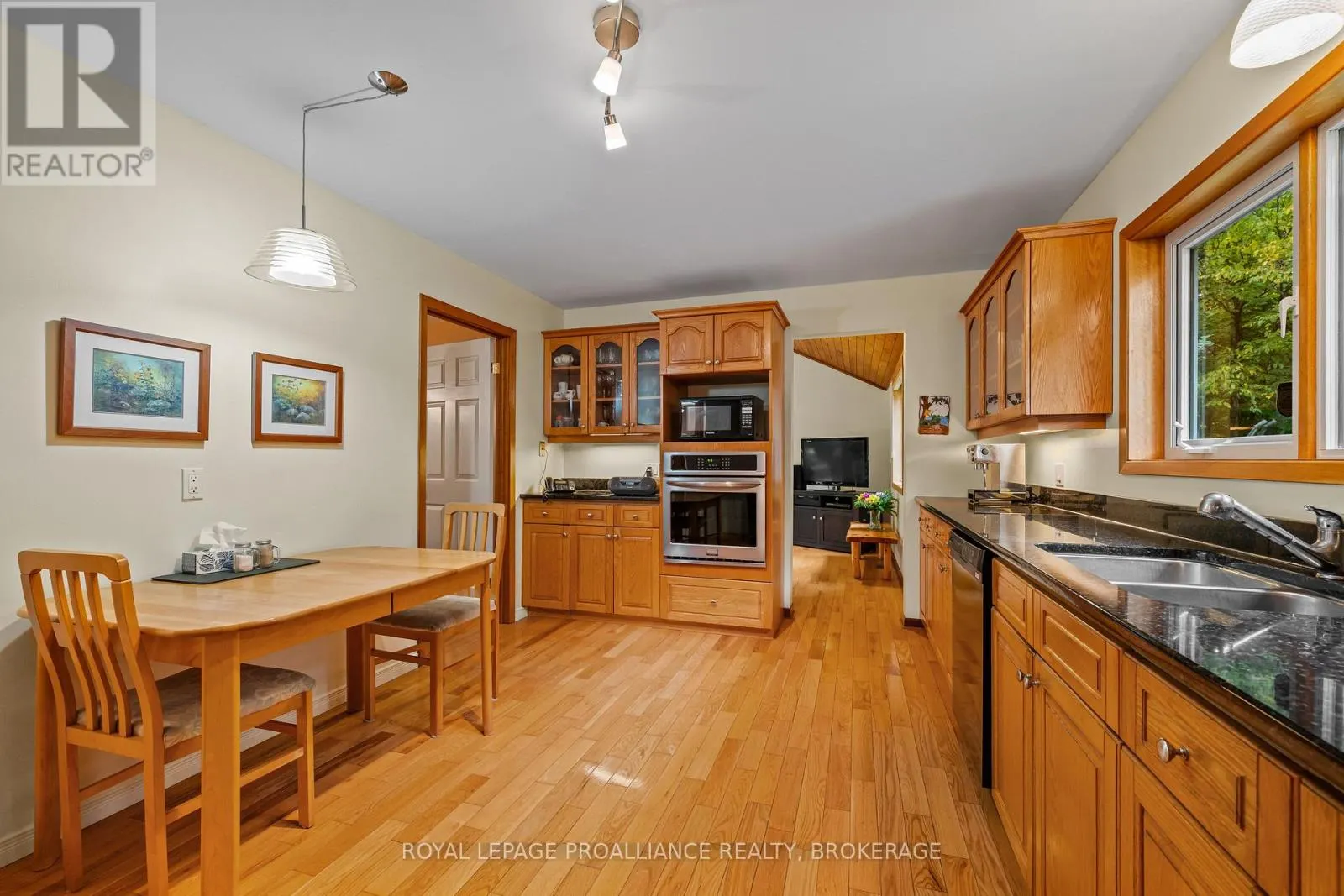 1612 GROUSEWOOD LANE