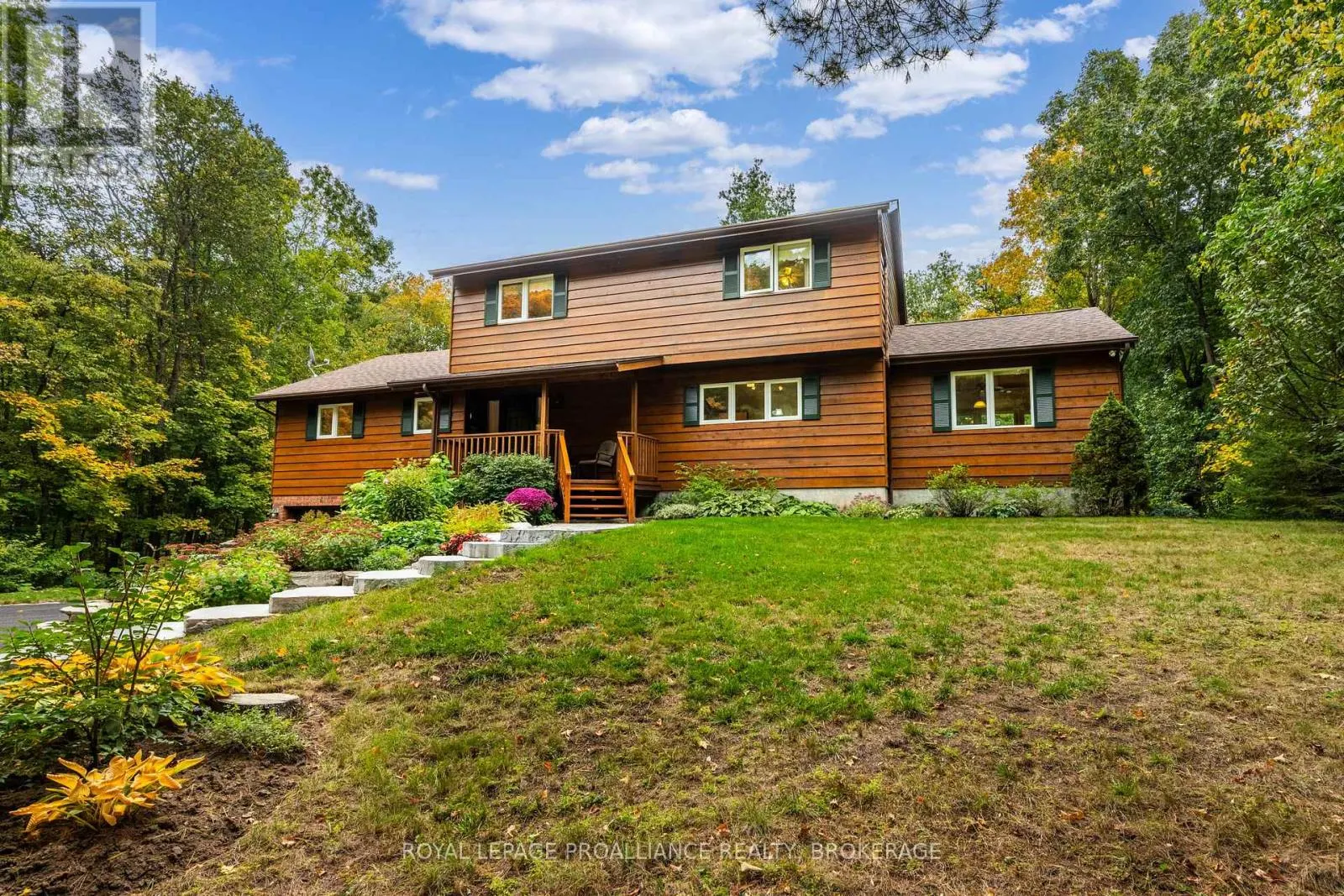 1612 GROUSEWOOD LANE