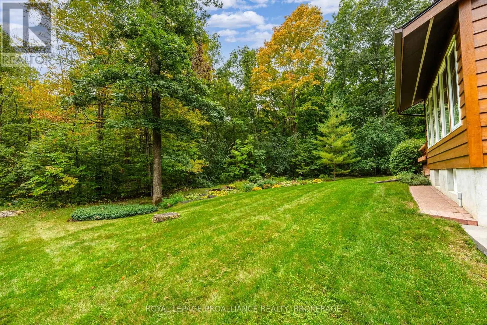 1612 GROUSEWOOD LANE