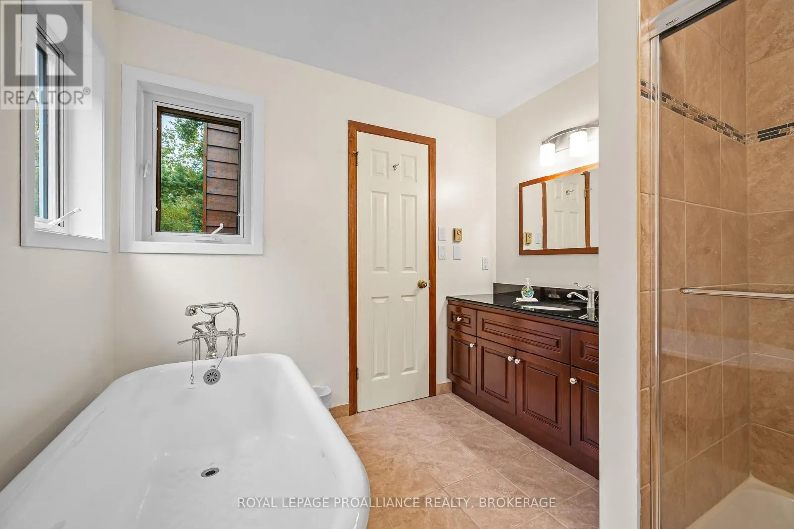1612 GROUSEWOOD LANE