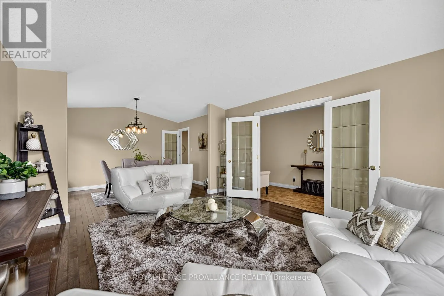 1099 BRIDLEWOOD DRIVE