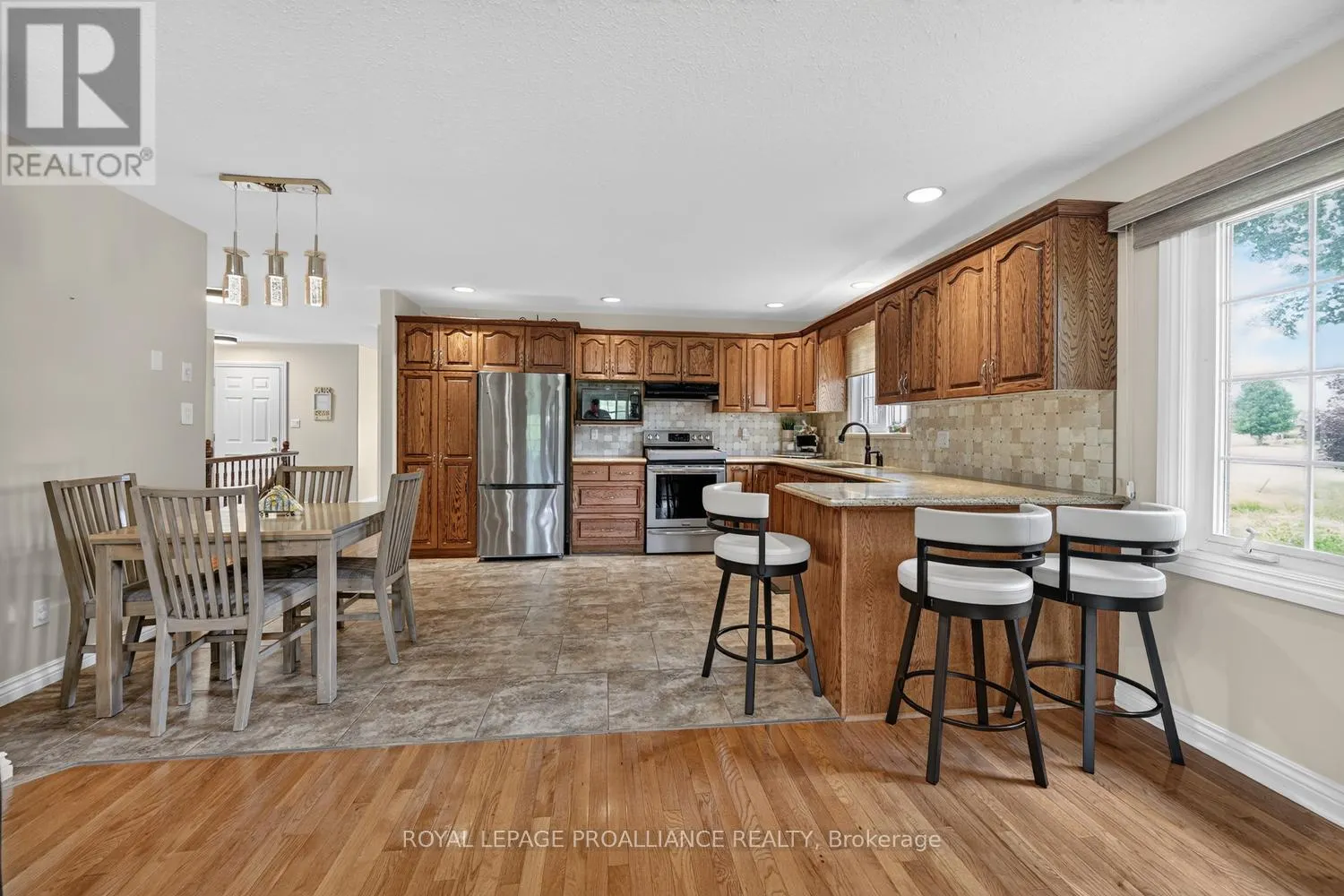 1099 BRIDLEWOOD DRIVE