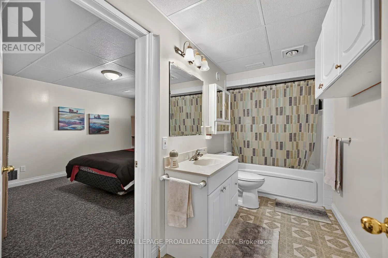 1099 BRIDLEWOOD DRIVE