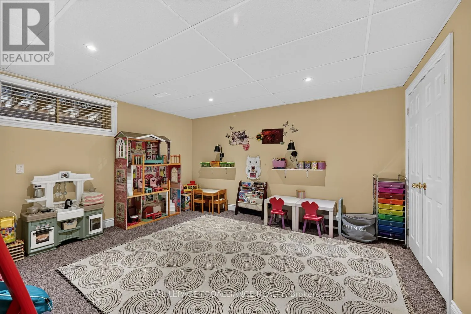 1099 BRIDLEWOOD DRIVE