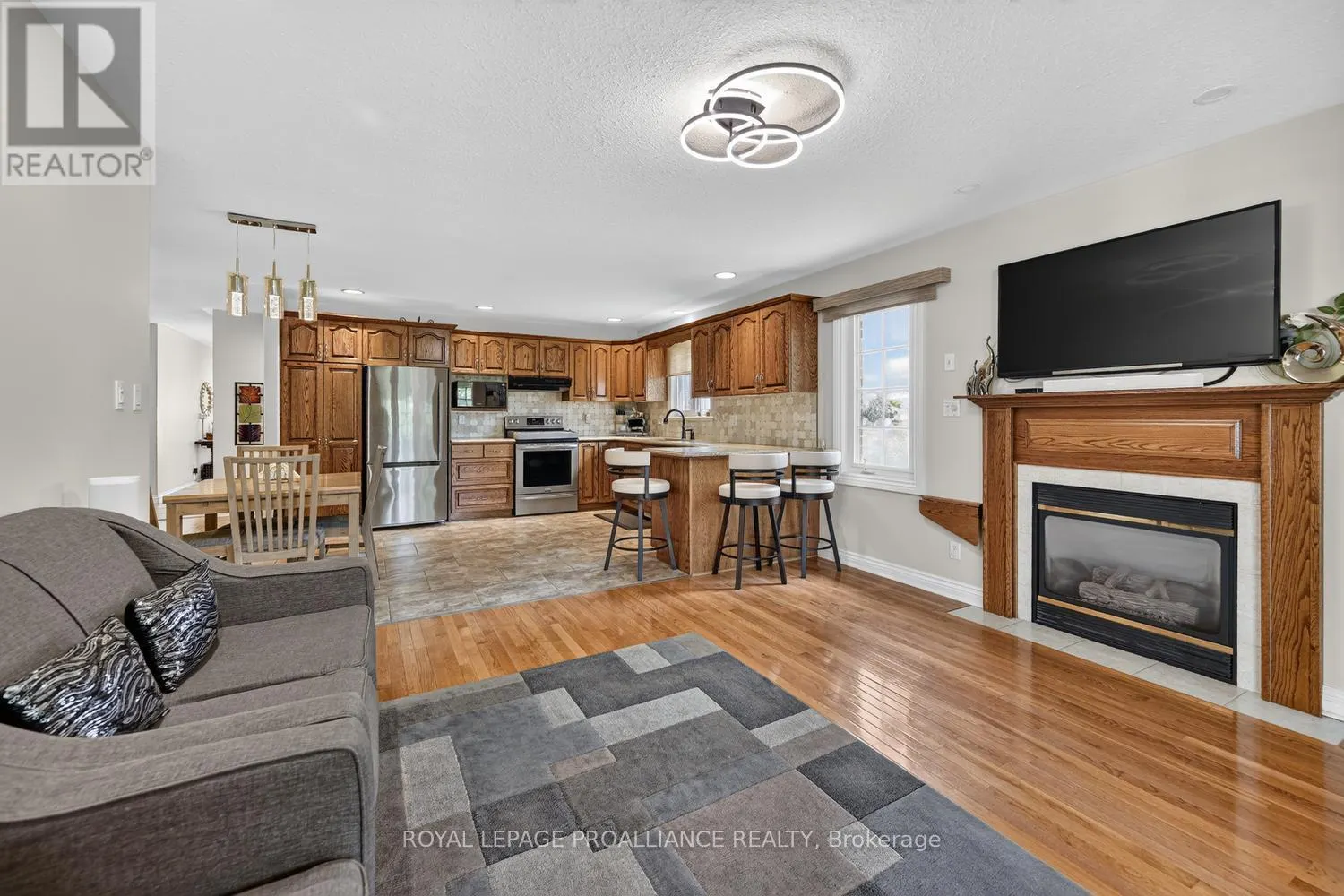 1099 BRIDLEWOOD DRIVE
