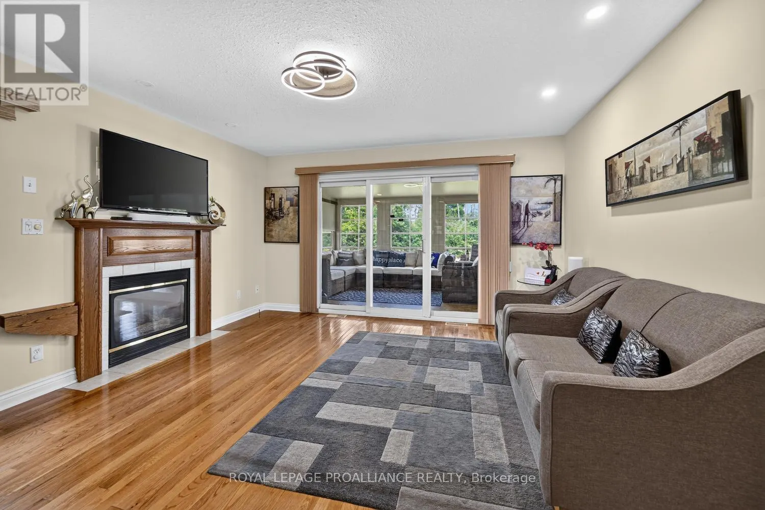 1099 BRIDLEWOOD DRIVE