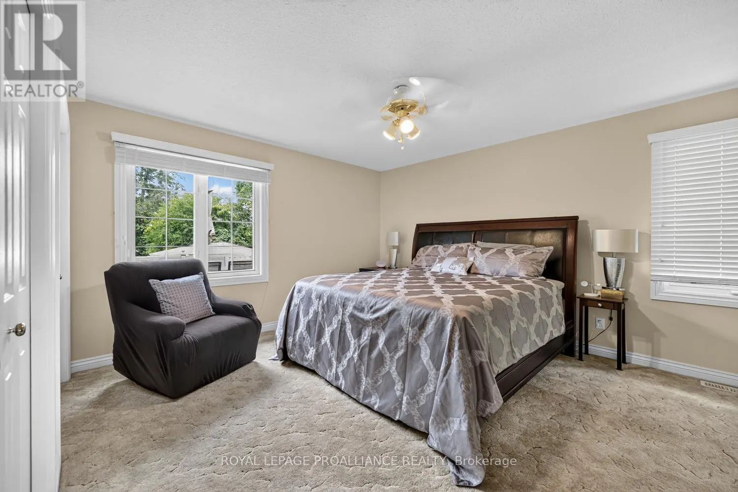 1099 BRIDLEWOOD DRIVE
