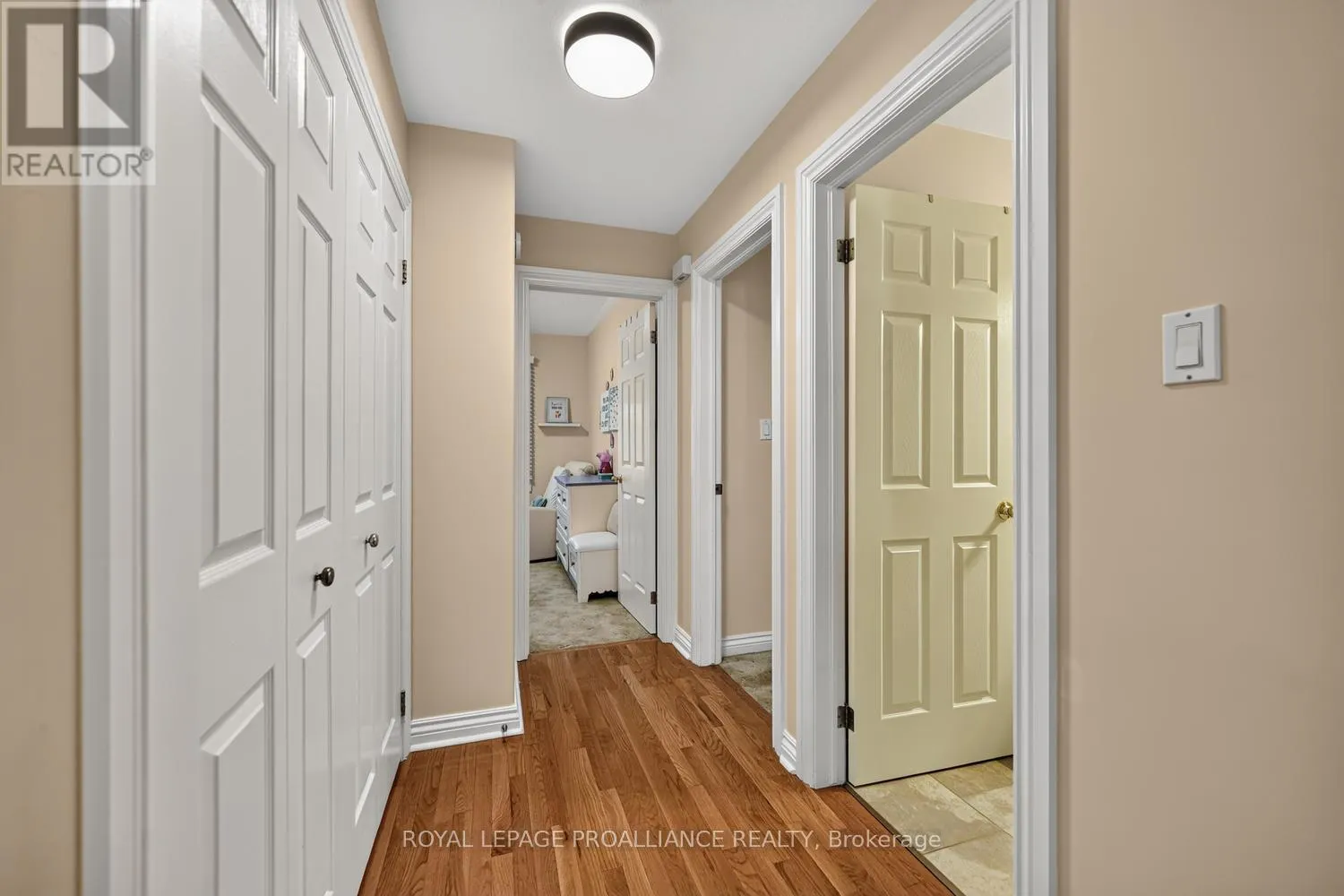 1099 BRIDLEWOOD DRIVE
