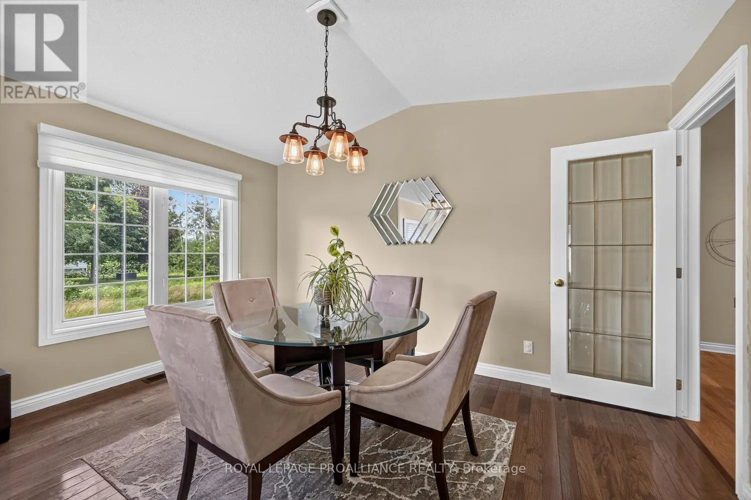 1099 BRIDLEWOOD DRIVE